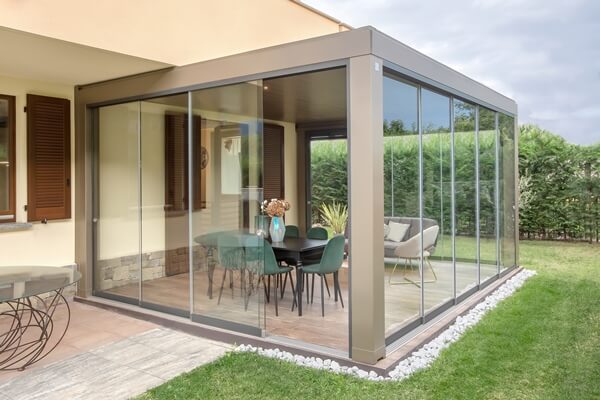 Glas-Schiebewand